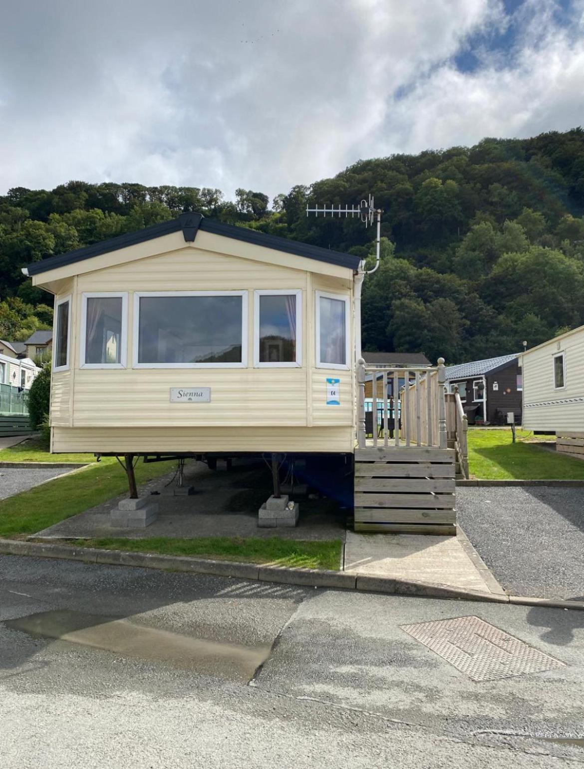 Modern 2017 Model Delta Sienna Static Caravan In Clarach Bay Villa Aberystwyth Exterior photo